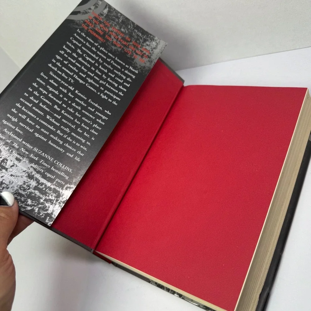 The Hunger Games Suzanne Collins Hardcover Book Scholastic Press‎ First Edition
